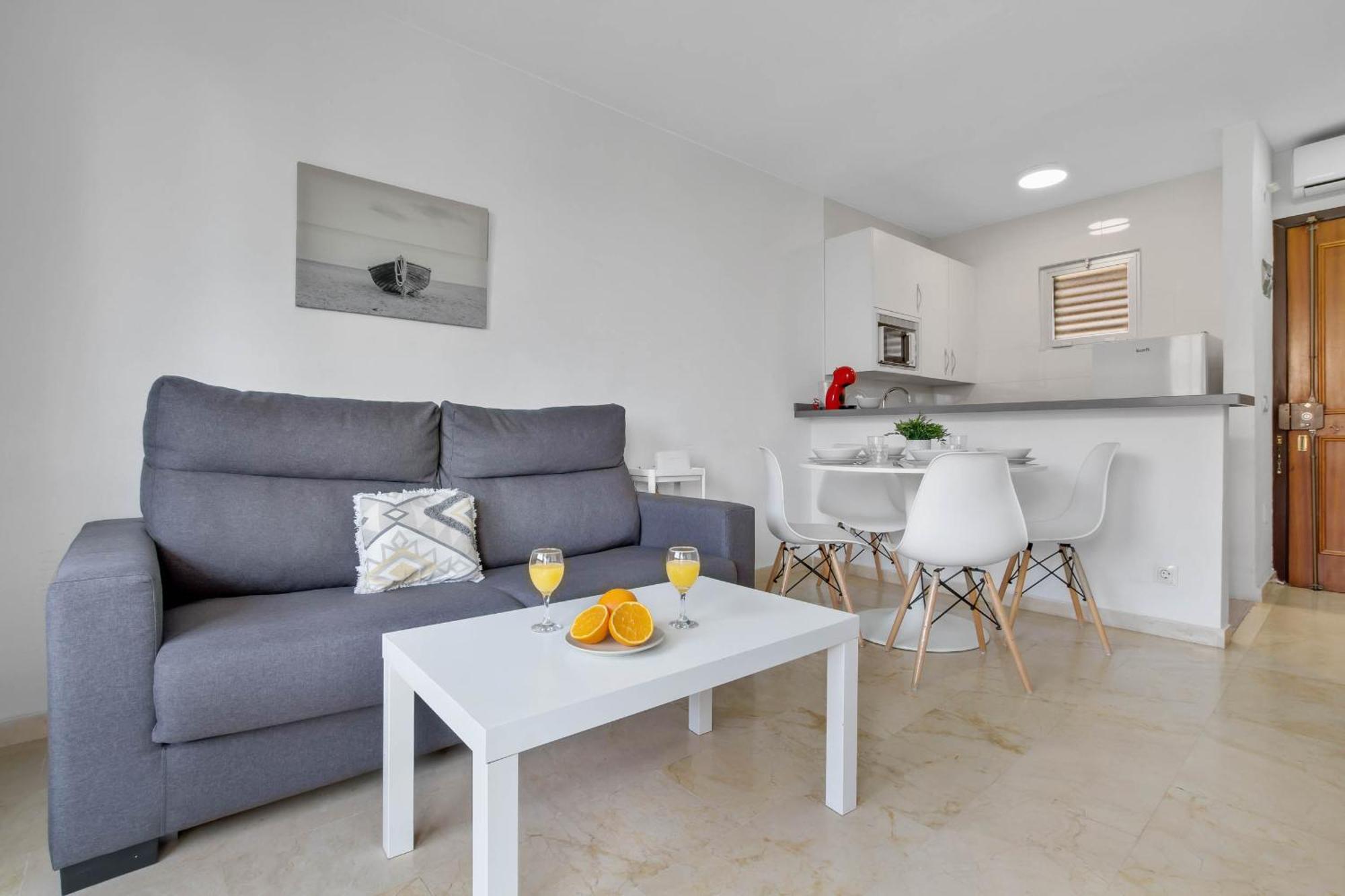 Ferienwohnung Vistamarina B 210 By Ivi Real Estate Torremolinos Exterior foto